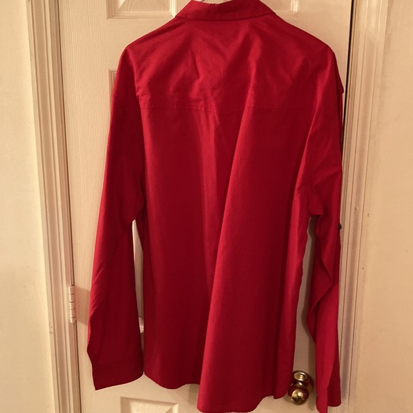 Red button shirt - Picture 3 of 3